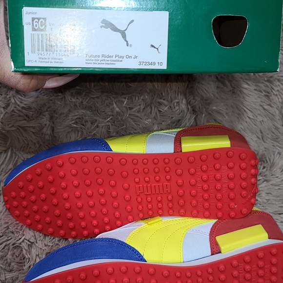 NIB Boys Puma Sneakers Size 6 - Picture 7 of 12